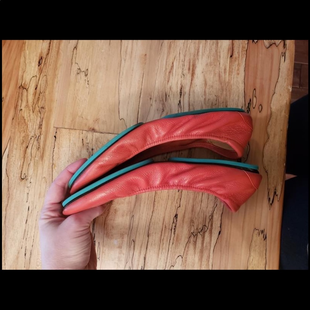 Poppy Tieks GUC